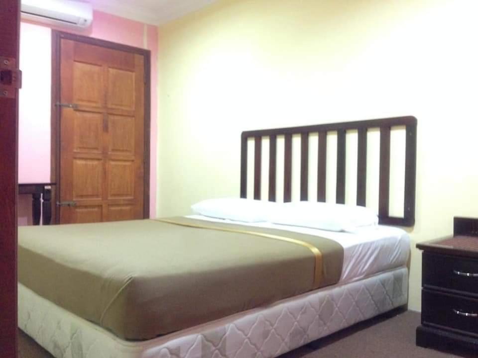 Hotel Nawar Pasir Mas Exterior photo